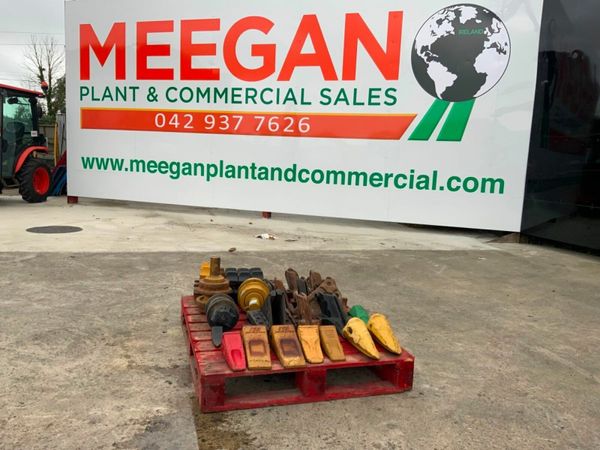 BUCKET TEETH / DOZER SPROCKET & ROLLERS. 377206550