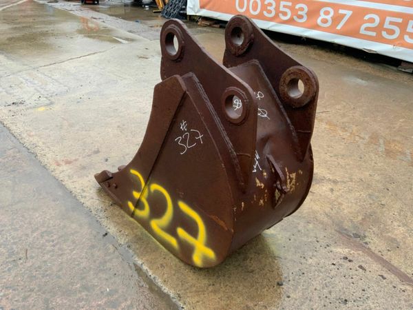 24" DIGGING BUCKET........80mm PINS.......327 377206677