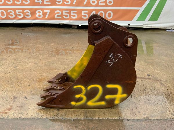 24" DIGGING BUCKET........80mm PINS.......327 377206679