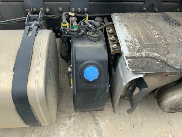 Renault D D320 REAR LIFT PARTS AND SPARES. 377206694