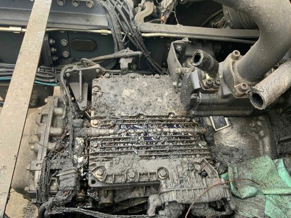 Renault D D320 REAR LIFT PARTS AND SPARES. 377206696