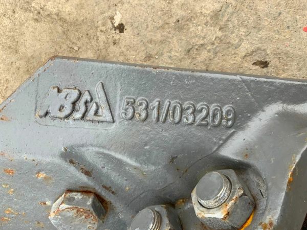 UNUSED MINI DIGGER BUCKET TEETH........5649.... 377206709