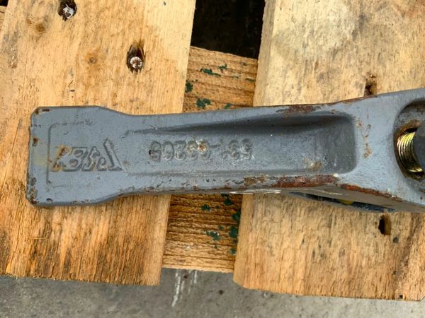 UNUSED MINI DIGGER BUCKET TEETH........5649.... 377206715