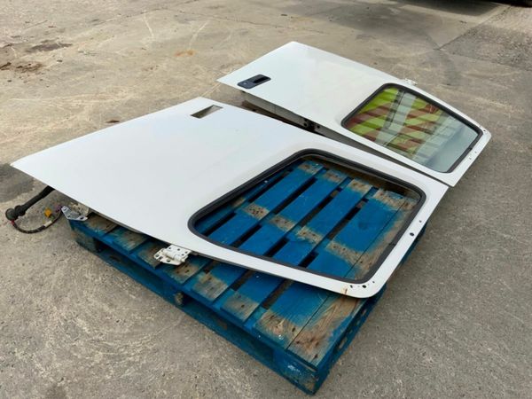 Volvo FH DRIVER / PASSENGER DOORS........VERSION 2 377207376