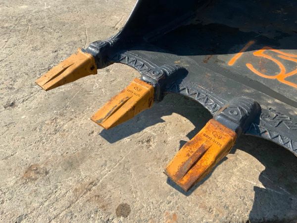 72"  DIGGING BUCKET.........90mm PINS..1521. 377207476