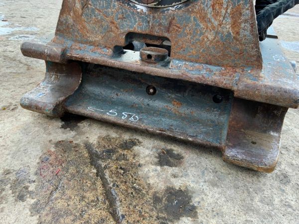 HKS FEEDTHROUGH TILTING Q/ HITCH...80mm PINS. 377207503