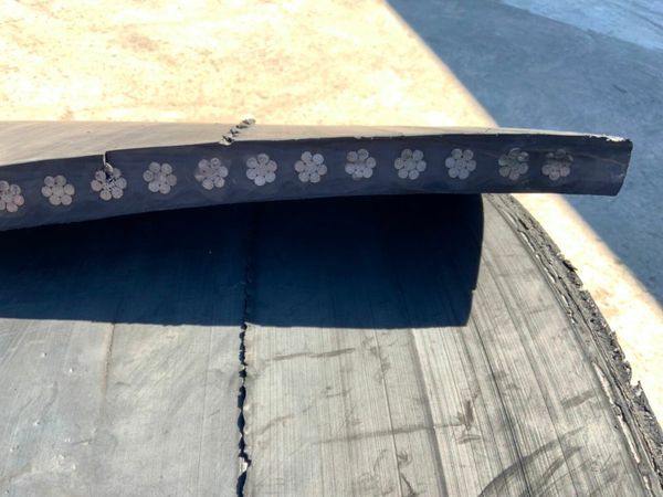 1200mm x 27mm REINFORCED RUBBER MATTING. 377207518