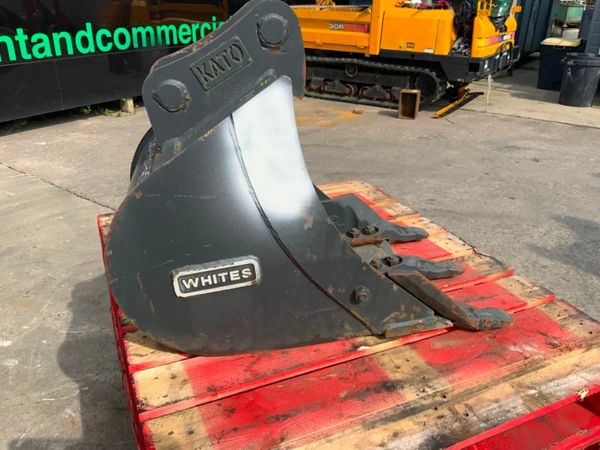 UNUSED 18" DIGGING BUCKET....45mm PINS....898b. 377207644