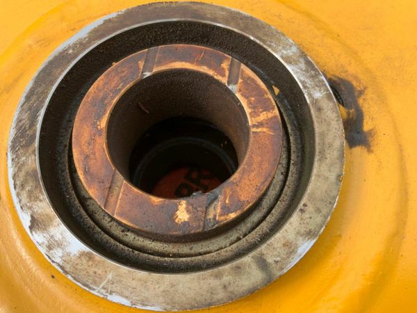 UNUSED CATERPILLAR IDLER PULLEY.......1510. 377207671