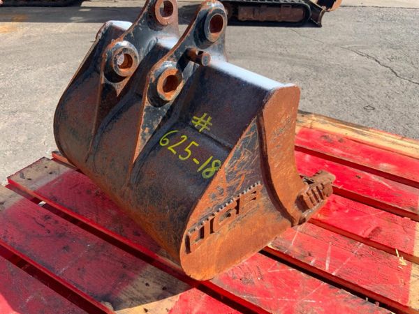 18" JCB DIGGING BUCKET....30mm PINS.......625-18. 377207692