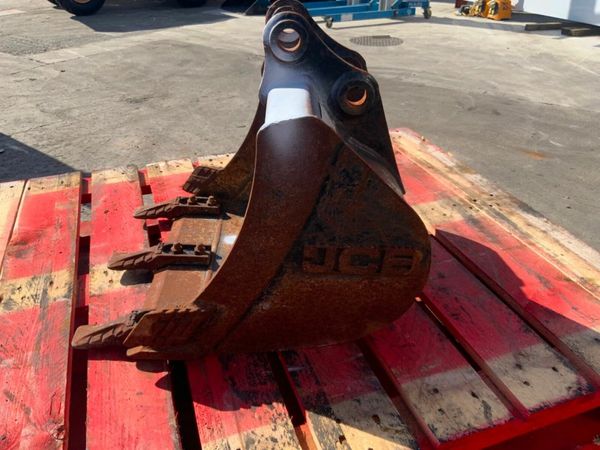 18" JCB DIGGING BUCKET....30mm PINS.......625-18. 377207696
