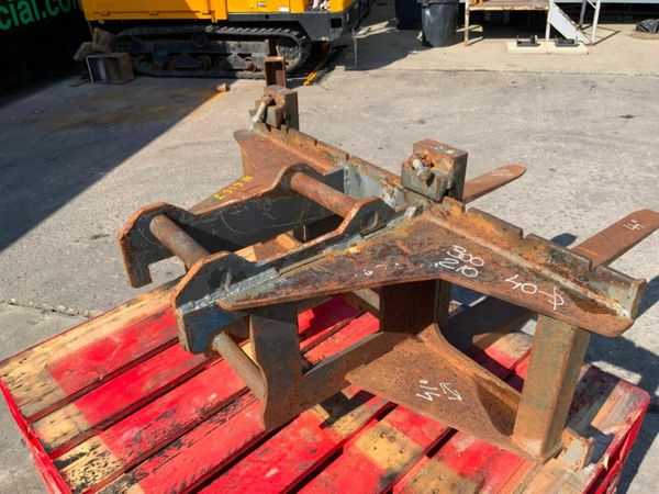 40mm... MINI DIGGER PALLET FORK ....616j. 377207615