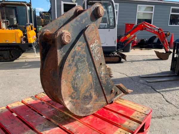 12"  DIGGING BUCKET.....45mm PINS......392v. 377207745