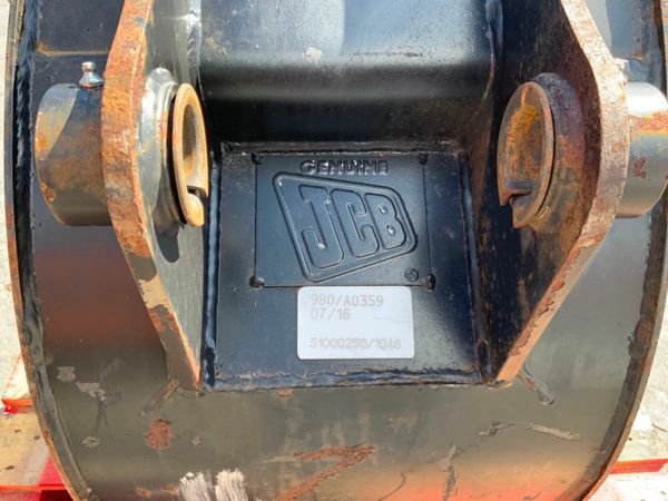 18" JCB 3CX DIGGING BUCKET....45mmPINS.....390v 377207781