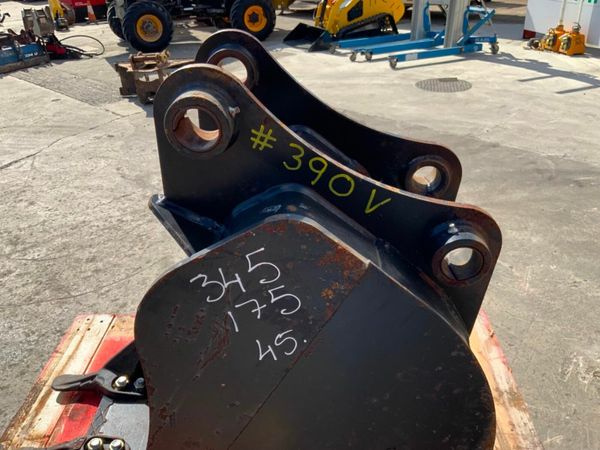 18" JCB 3CX DIGGING BUCKET....45mmPINS.....390v 377207785