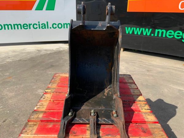 18" JCB 3CX DIGGING BUCKET....45mmPINS.....390v 377207787