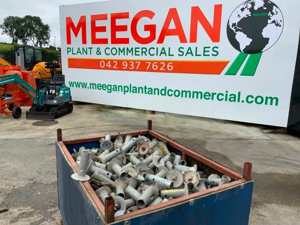 GALVANISED BOLT DOWN HANDRAIL BRACKETS. 377207792