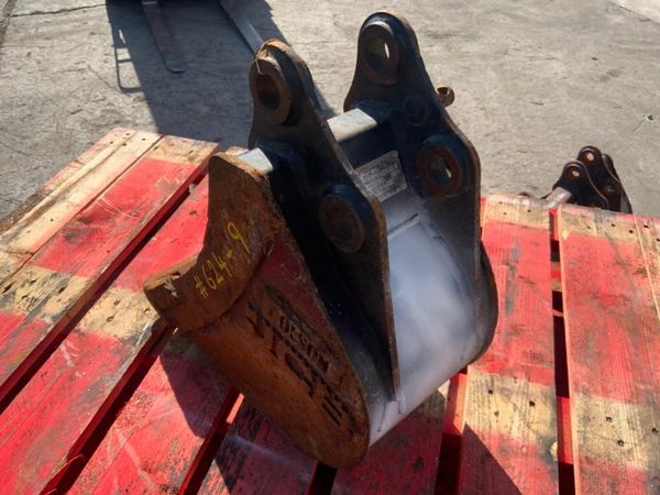 10" JCB DIGGING BUCKET...30mm PINS......624-9. 377207713