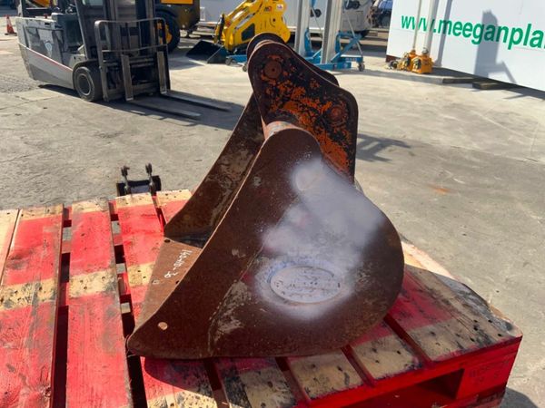 18" STRICKLAND  BUCKET....30mm PINS.......629-18. 377207728