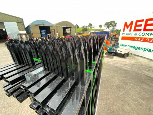 ARROW TOP METAL RAILING & POSTS.......35w. 377207879