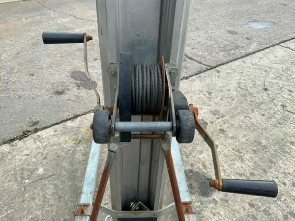 2015 SUMNER 2020 MANUAL MATERIAL HOIST...920. 377207896