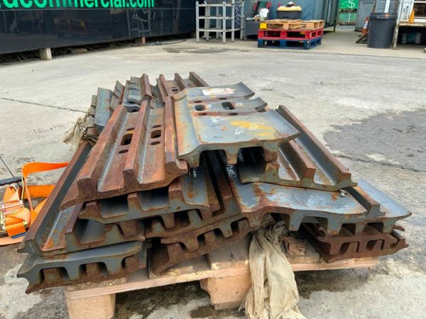 30/40 TONNETRACK PADS....600mm x 24mm......1222. 377207957