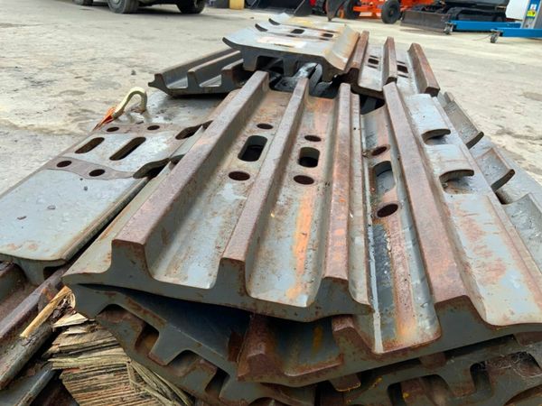 30/40 TONNETRACK PADS....600mm x 24mm......1222. 377207962