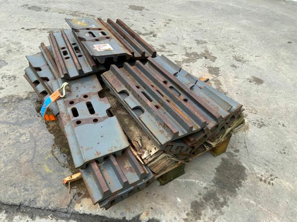 30/40 TONNETRACK PADS....600mm x 24mm......1222. 377207964