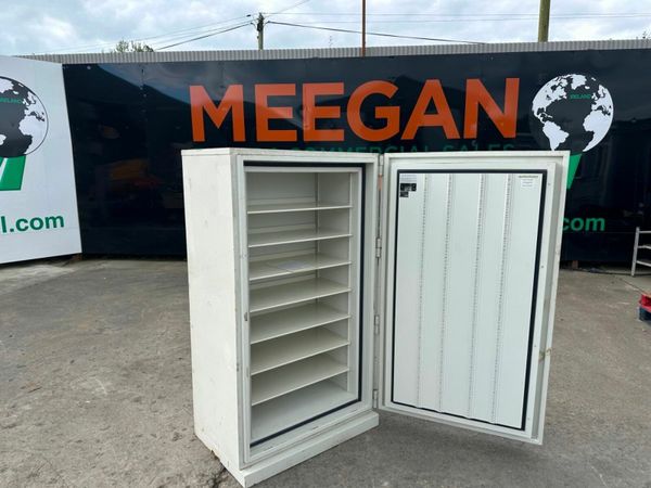 CHUBB DATA CABINET FIRE IMPACT MONEY SAFE. 377207924