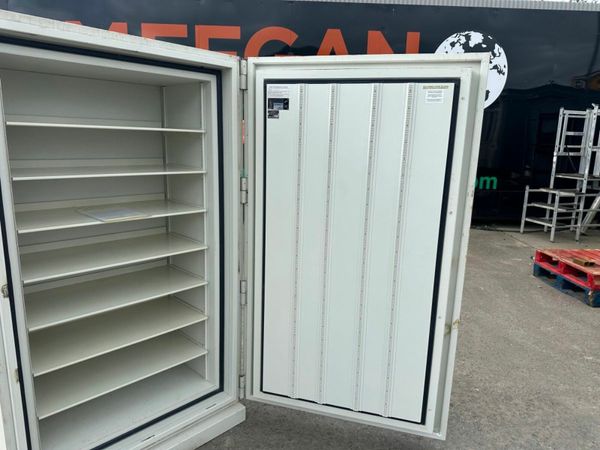 CHUBB DATA CABINET FIRE IMPACT MONEY SAFE. 377207927