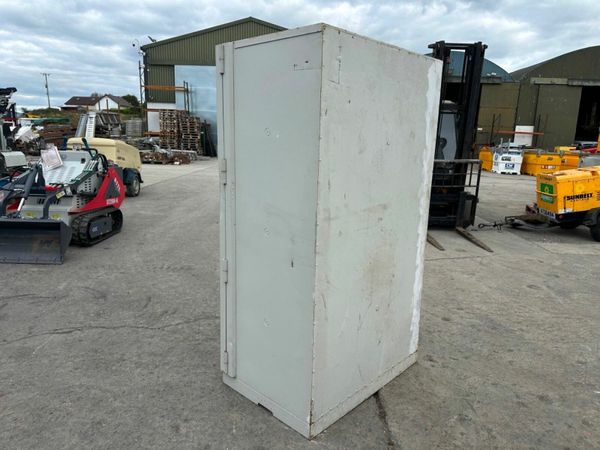 CHUBB DATA CABINET FIRE IMPACT MONEY SAFE. 377207939