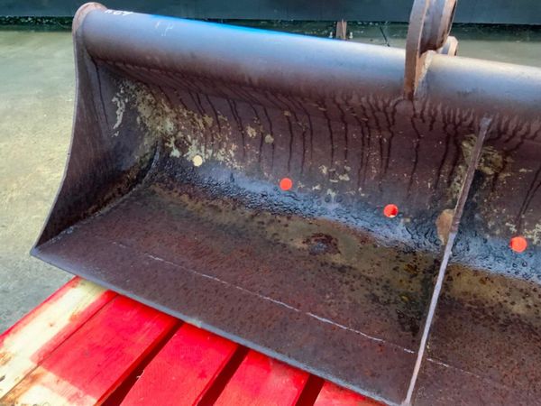 62" GRADING BUCKET......45mm PINS......73s. 377208051