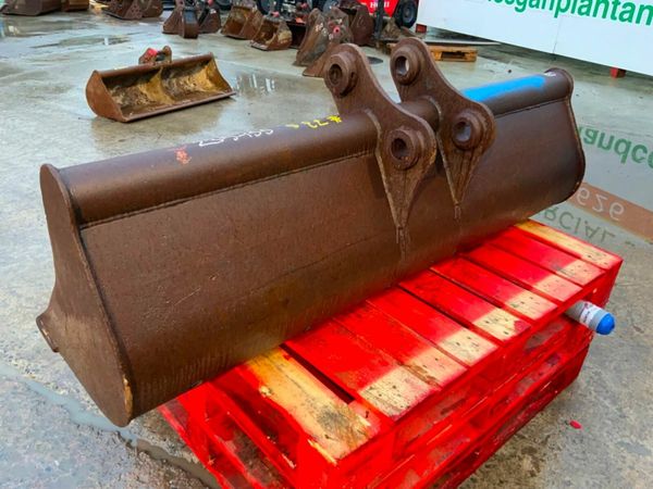 62" GRADING BUCKET......45mm PINS......73s. 377208056