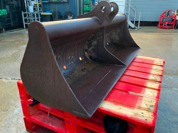 62" GRADING BUCKET......45mm PINS......73s. 377208061