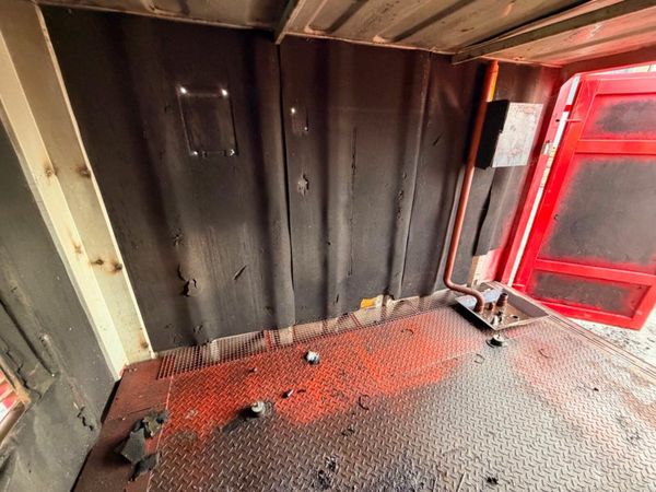 12 x 8 GENERATOR CONTAINER....... 813 P 377208073