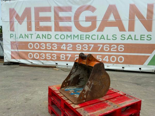 24" CAT DIGGING BUCKET.....45mm PINS....140wa. 377208193