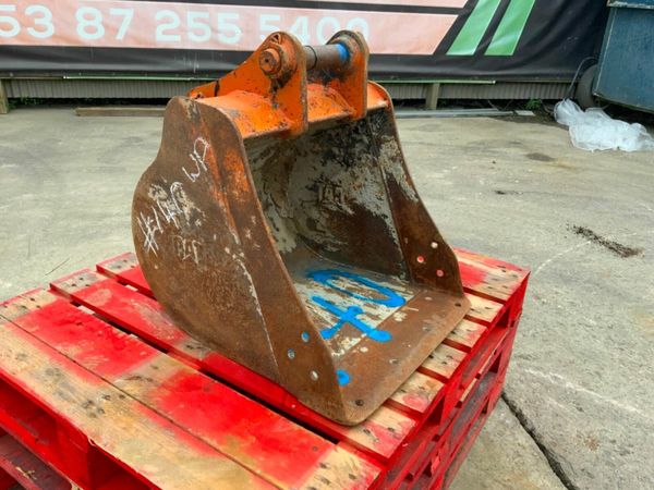 24" CAT DIGGING BUCKET.....45mm PINS....140wa. 377208198