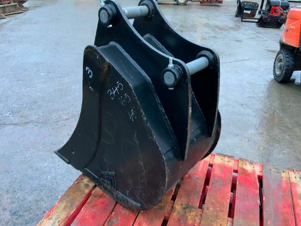 UNUSED 18" RHINOX BUCKET......45mm PINS........787 377208103