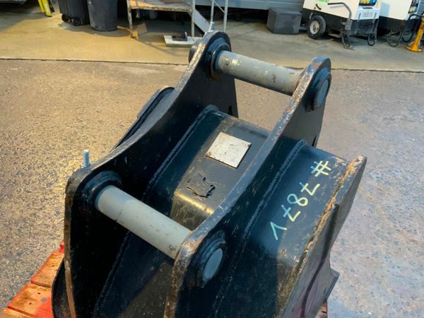 UNUSED 18" RHINOX BUCKET......45mm PINS........787 377208106