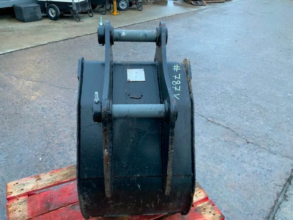 UNUSED 18" RHINOX BUCKET......45mm PINS........787 377208107