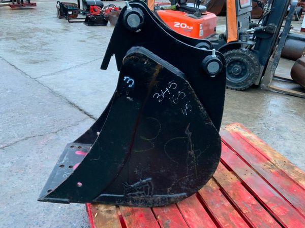 UNUSED 18" RHINOX BUCKET......45mm PINS........787 377208109