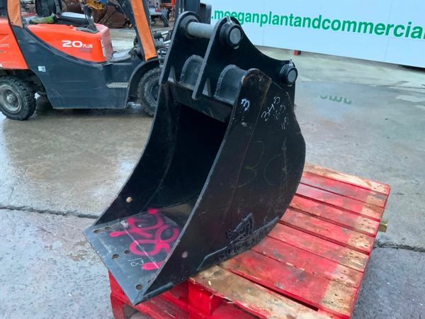 UNUSED 18" RHINOX BUCKET......45mm PINS........787 377208110