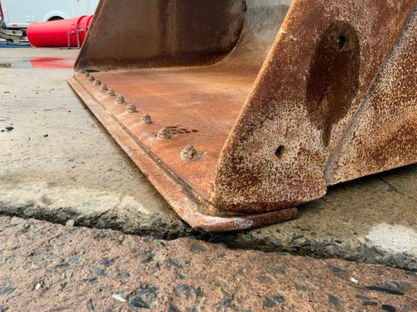 CASE WHEELED LOADER BUCKET.......263v. 377208250