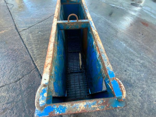 GROUND AUGER  STORAGE CRATE / STILLAGE . 377208298