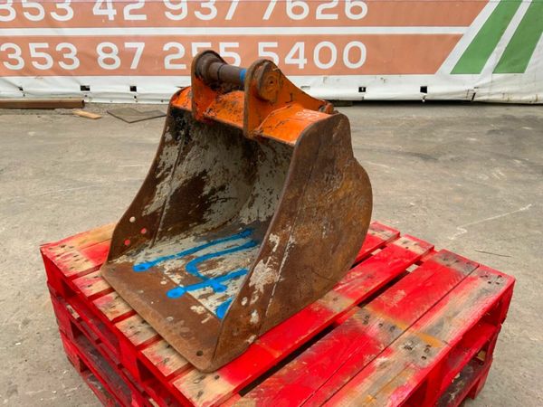 24" CAT DIGGING BUCKET.....45mm PINS....140wa. 377208200