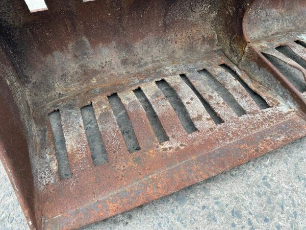 84" SKELETON BUCKET 7 FT...... 80MM...... 946 DB 377208208