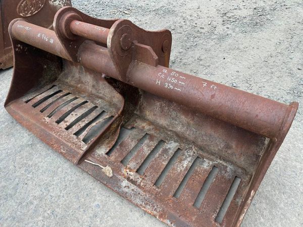 84" SKELETON BUCKET 7 FT...... 80MM...... 946 DB 377208220