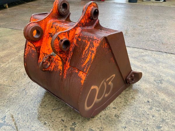 35" DIGGING BUCKET....65mm PINS........003. 377208321