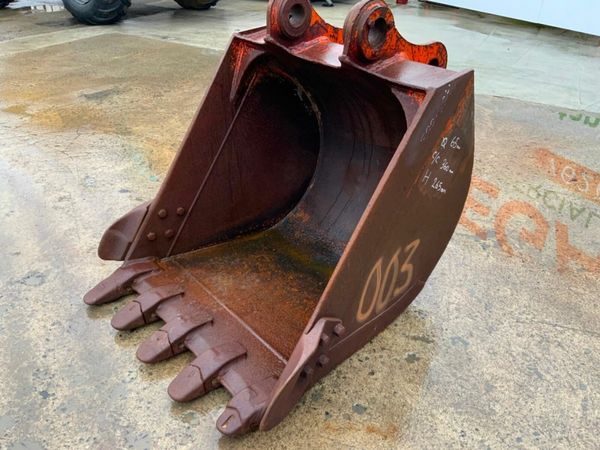35" DIGGING BUCKET....65mm PINS........003. 377208326