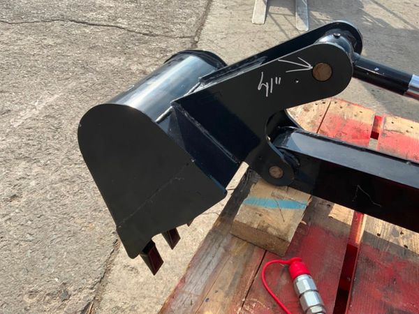 MINI SKID STEER BUCKET ATTACHMENT.....309w. 377208465